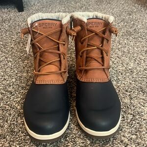 NWT Sperry Women's Maritime Repel Snow Boot SZ 7.5